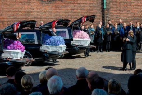 丹麦首富3子葬礼